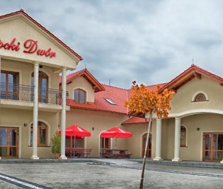 Potocki Dwór Jedrzejów Exterior foto